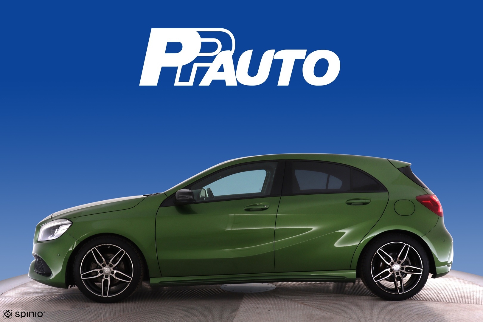 MERCEDES-BENZ A 2016