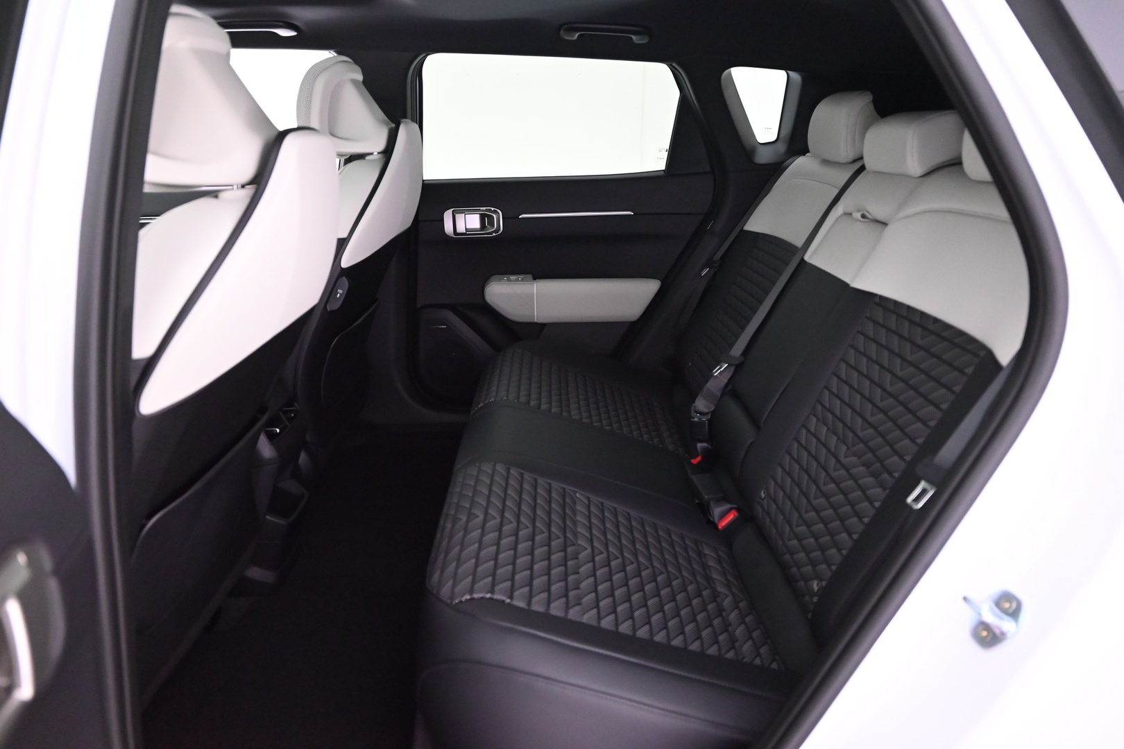 KIA EV4 2026