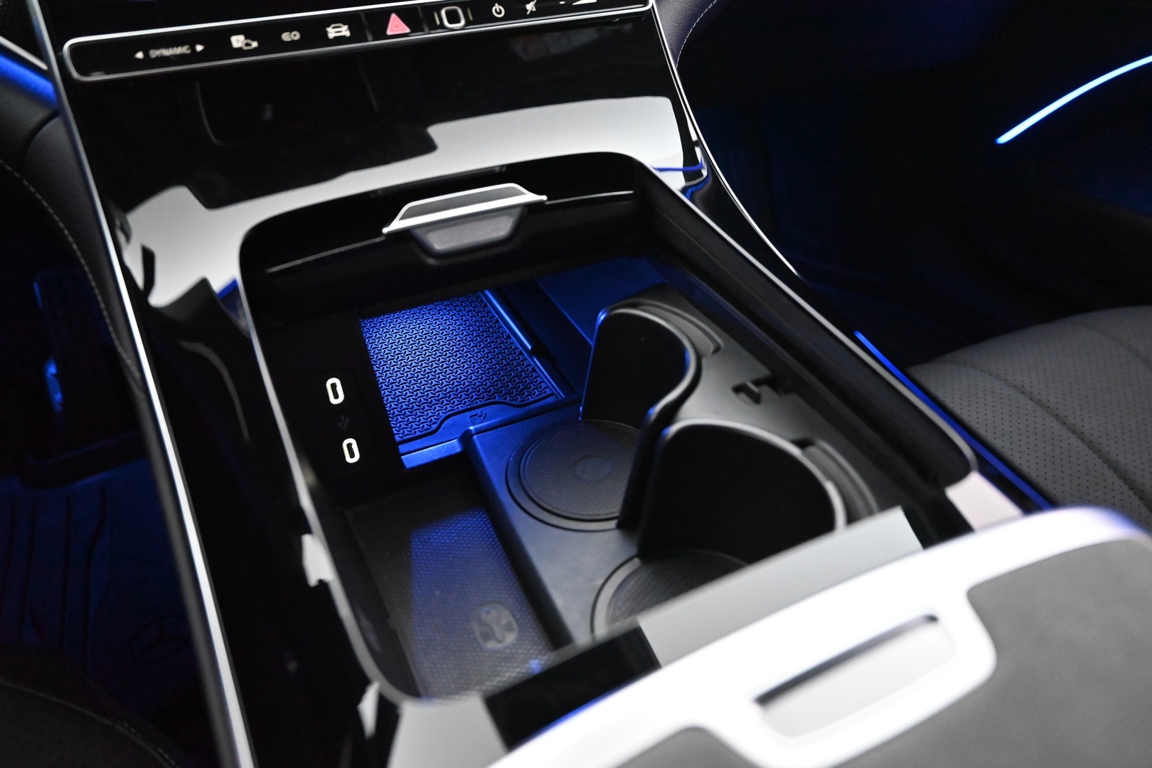 MERCEDES-BENZ EQS 2022