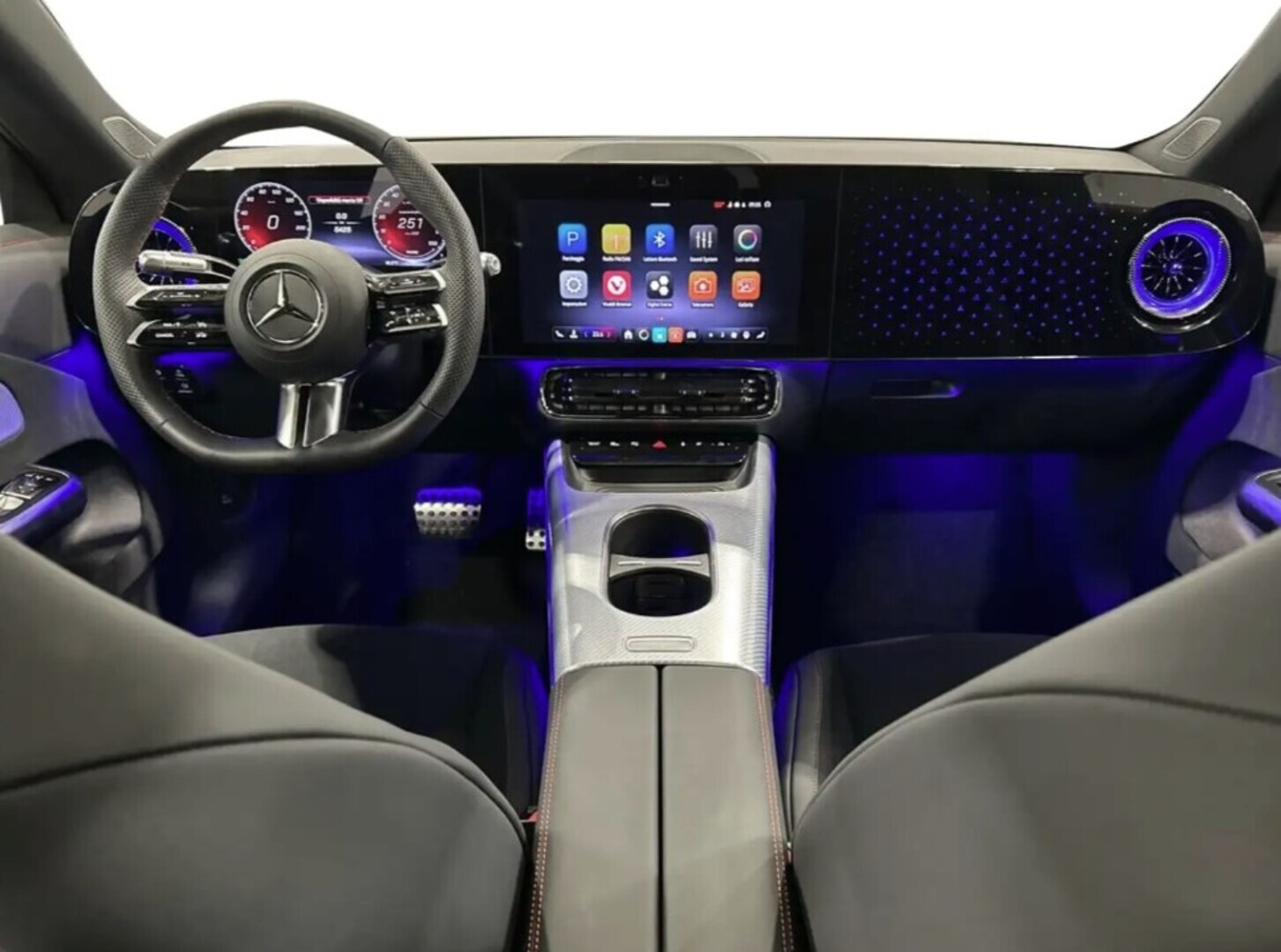 MERCEDES-BENZ CLA 2025