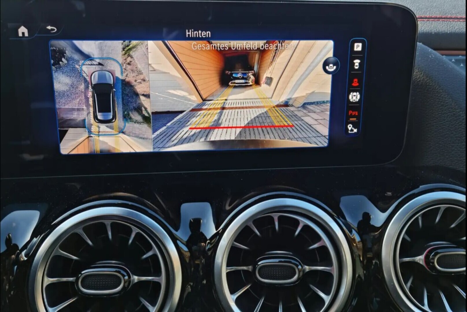 MERCEDES-BENZ EQA 2024