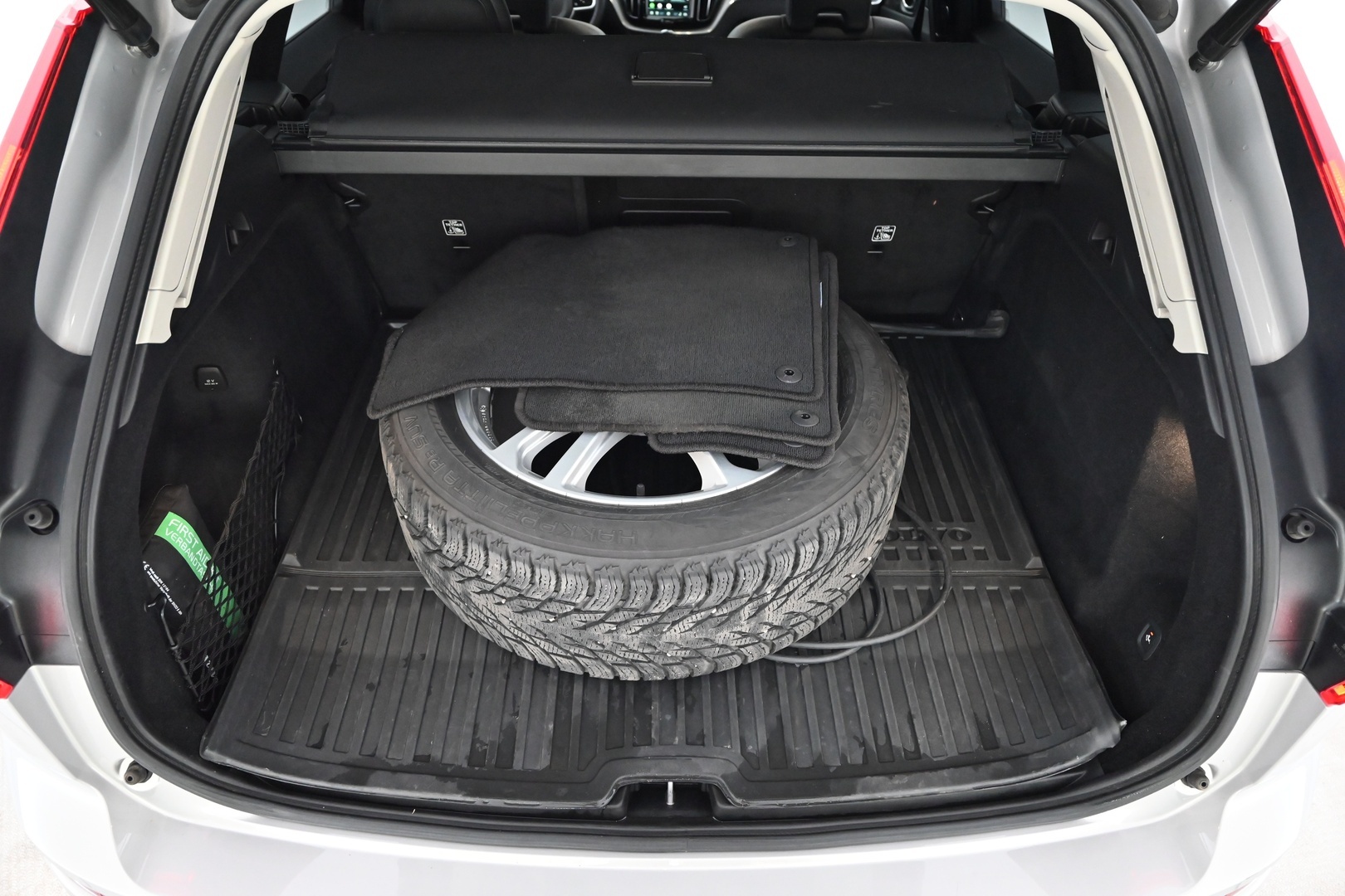 VOLVO XC60 2023