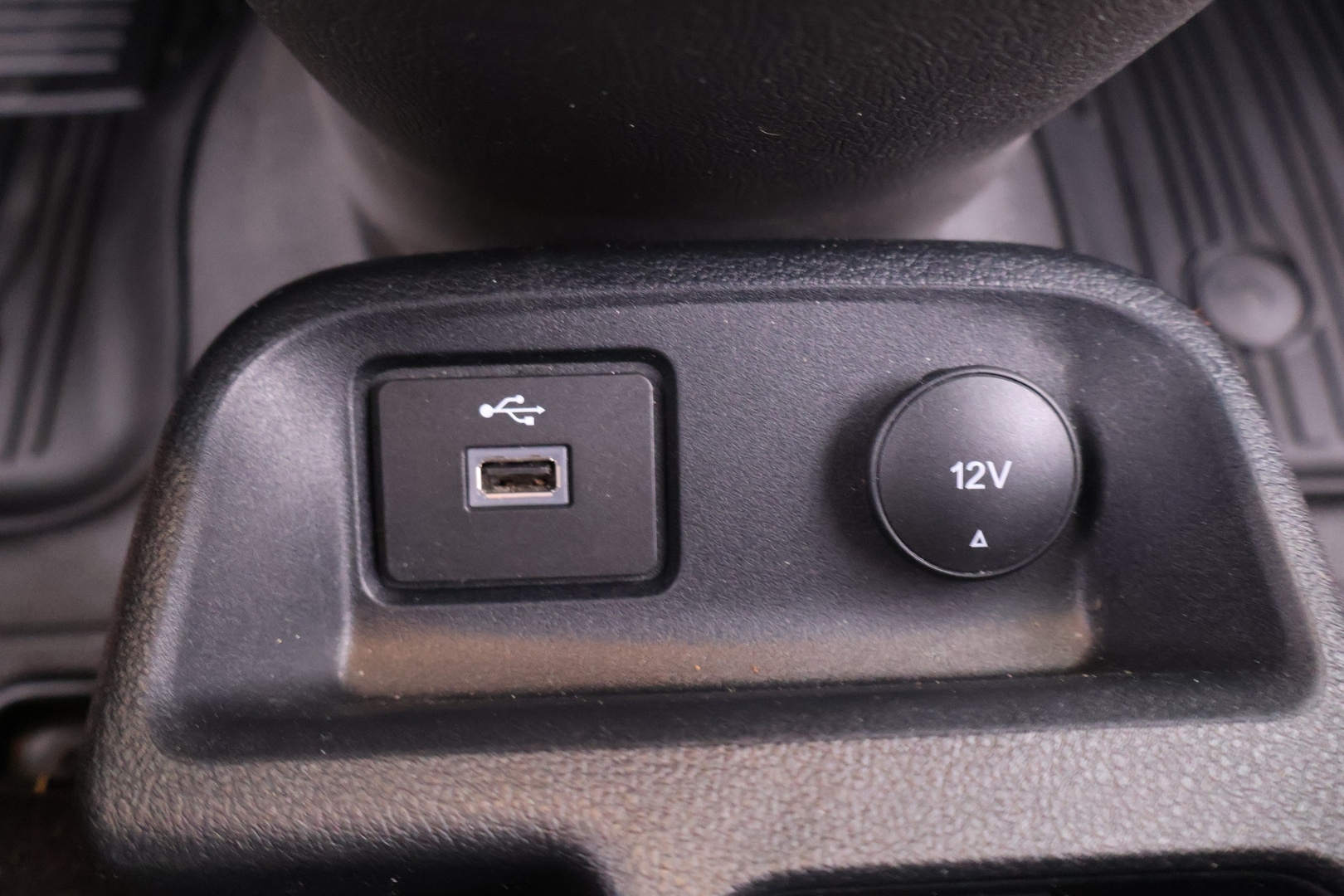 FORD TRANSIT CONNECT 2021