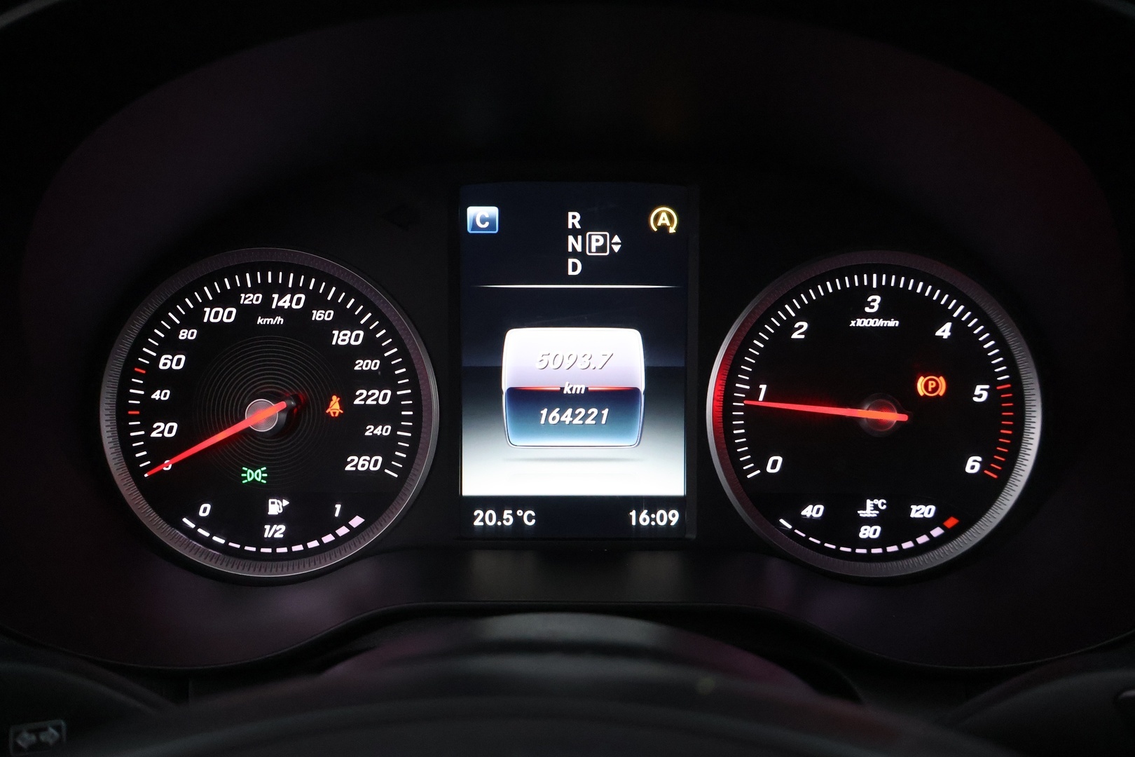 MERCEDES-BENZ C 2016