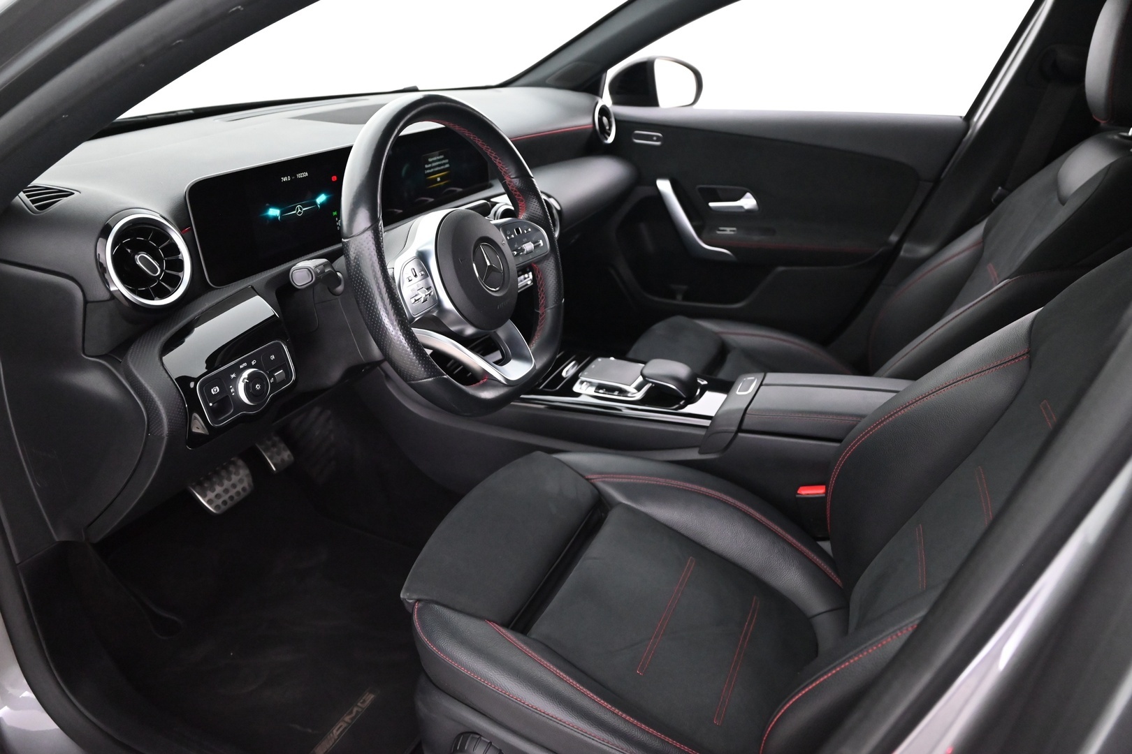 MERCEDES-BENZ A 2020
