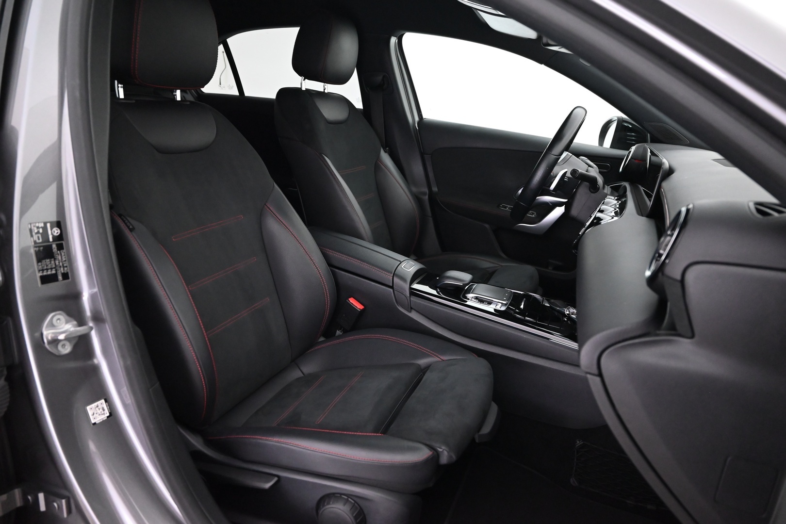 MERCEDES-BENZ A 2020