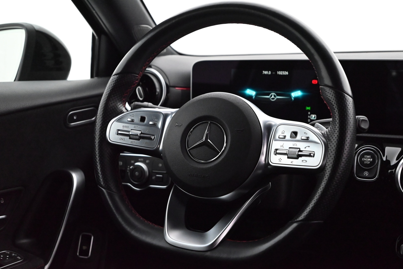MERCEDES-BENZ A 2020
