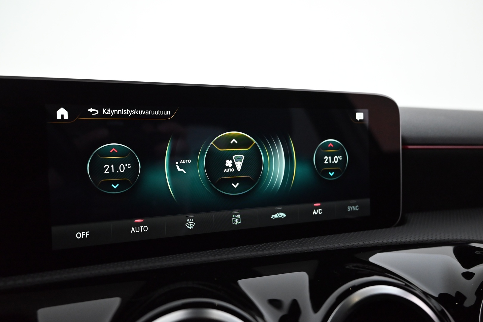 MERCEDES-BENZ A 2020