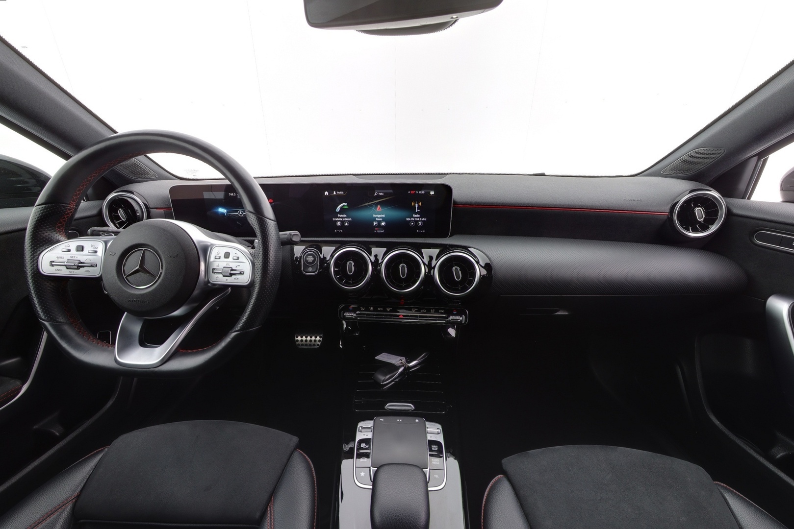 MERCEDES-BENZ A 2020