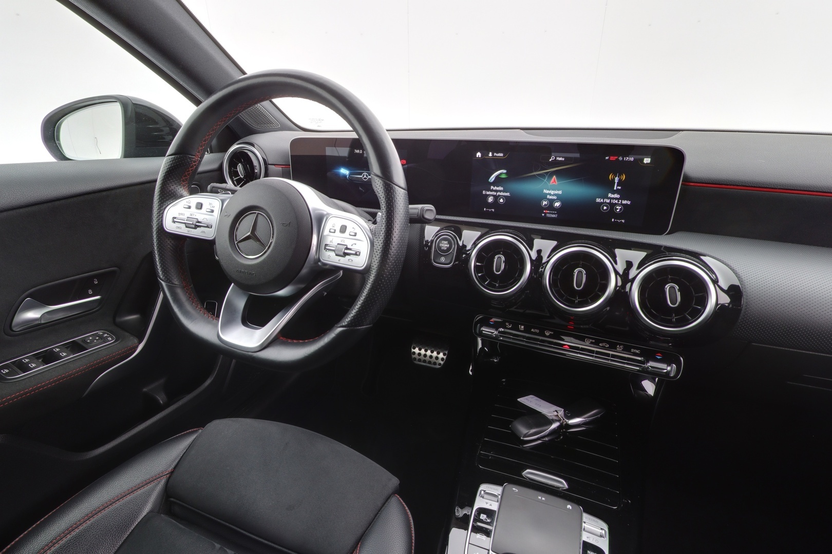 MERCEDES-BENZ A 2020