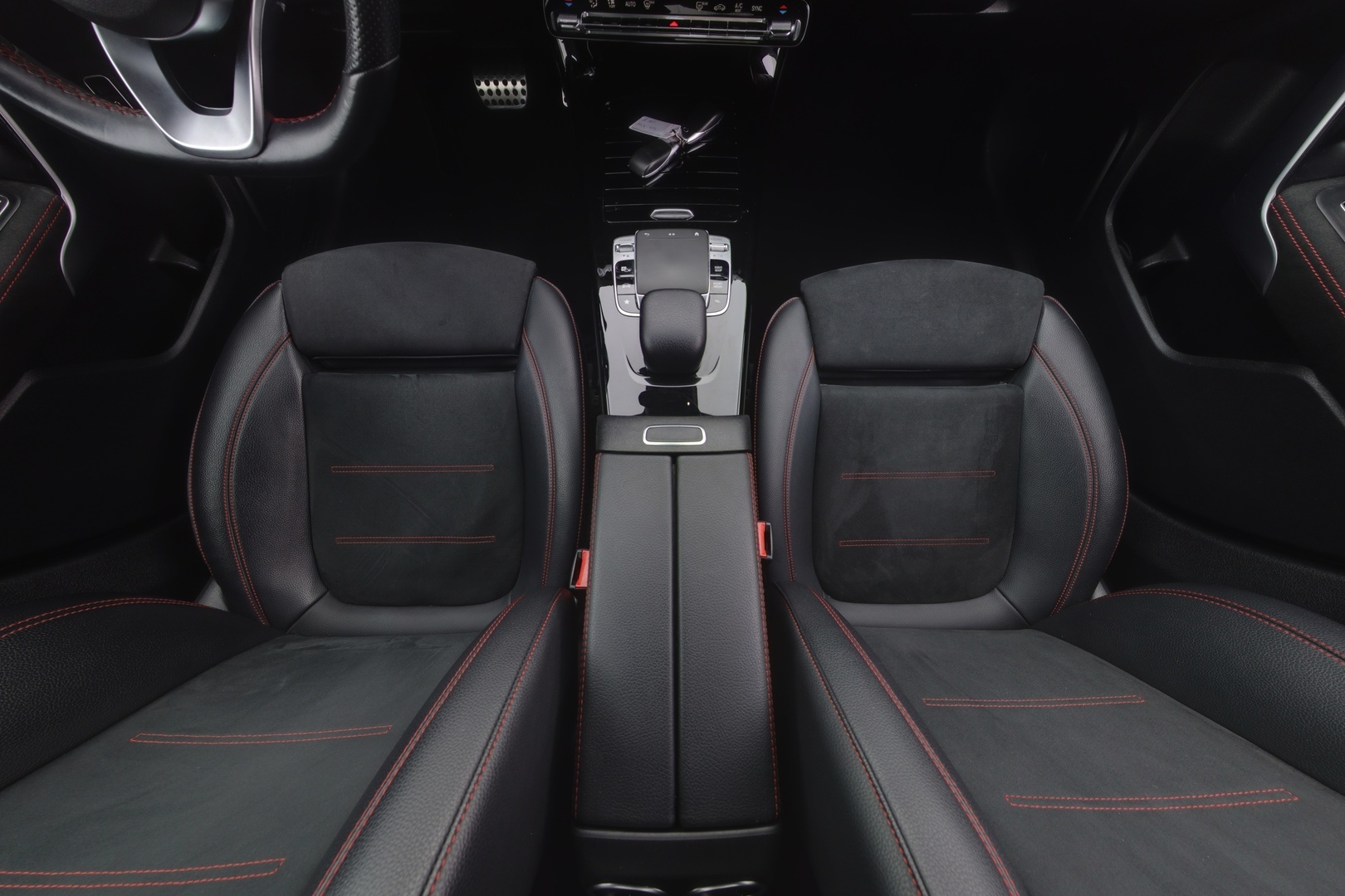 MERCEDES-BENZ A 2020