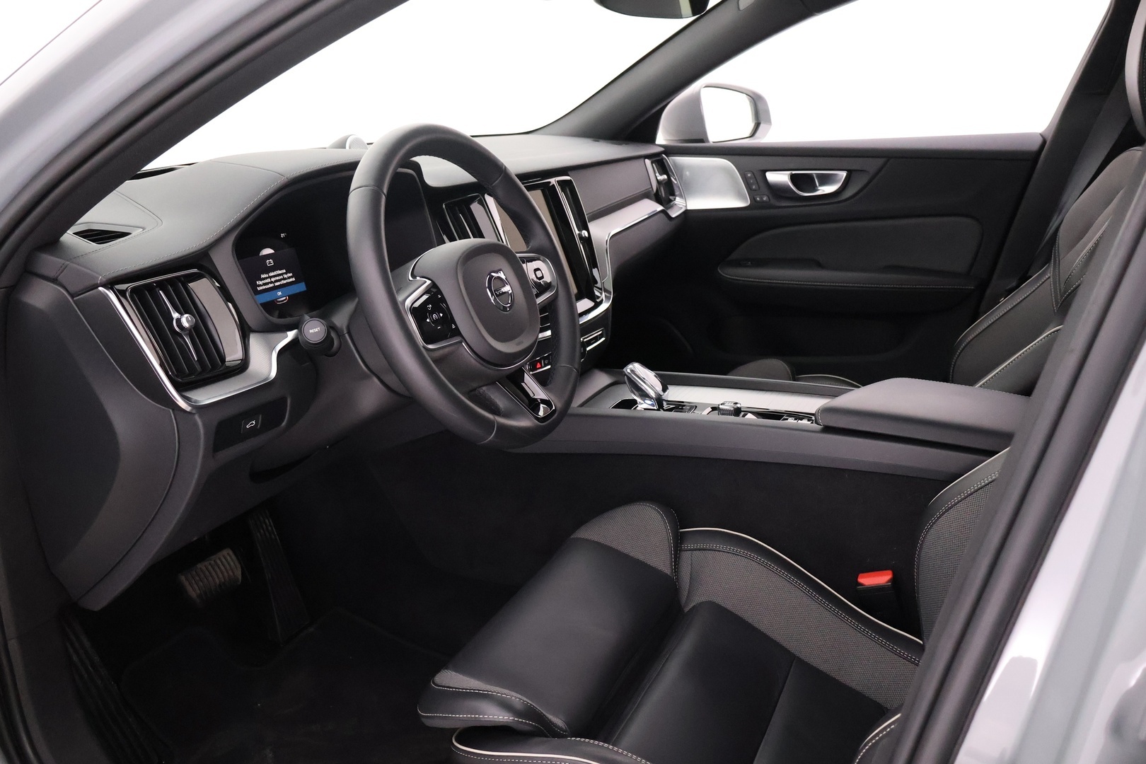 VOLVO V60 Cross Country 2024