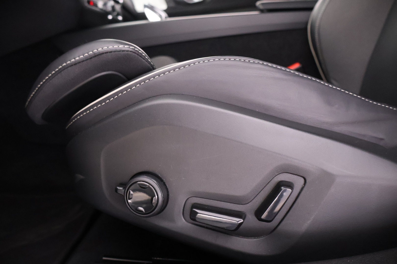 VOLVO V60 Cross Country 2024