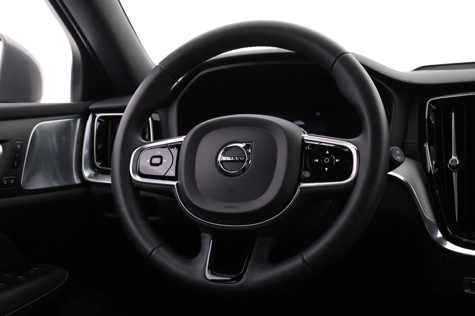 VOLVO V60 Cross Country 2024