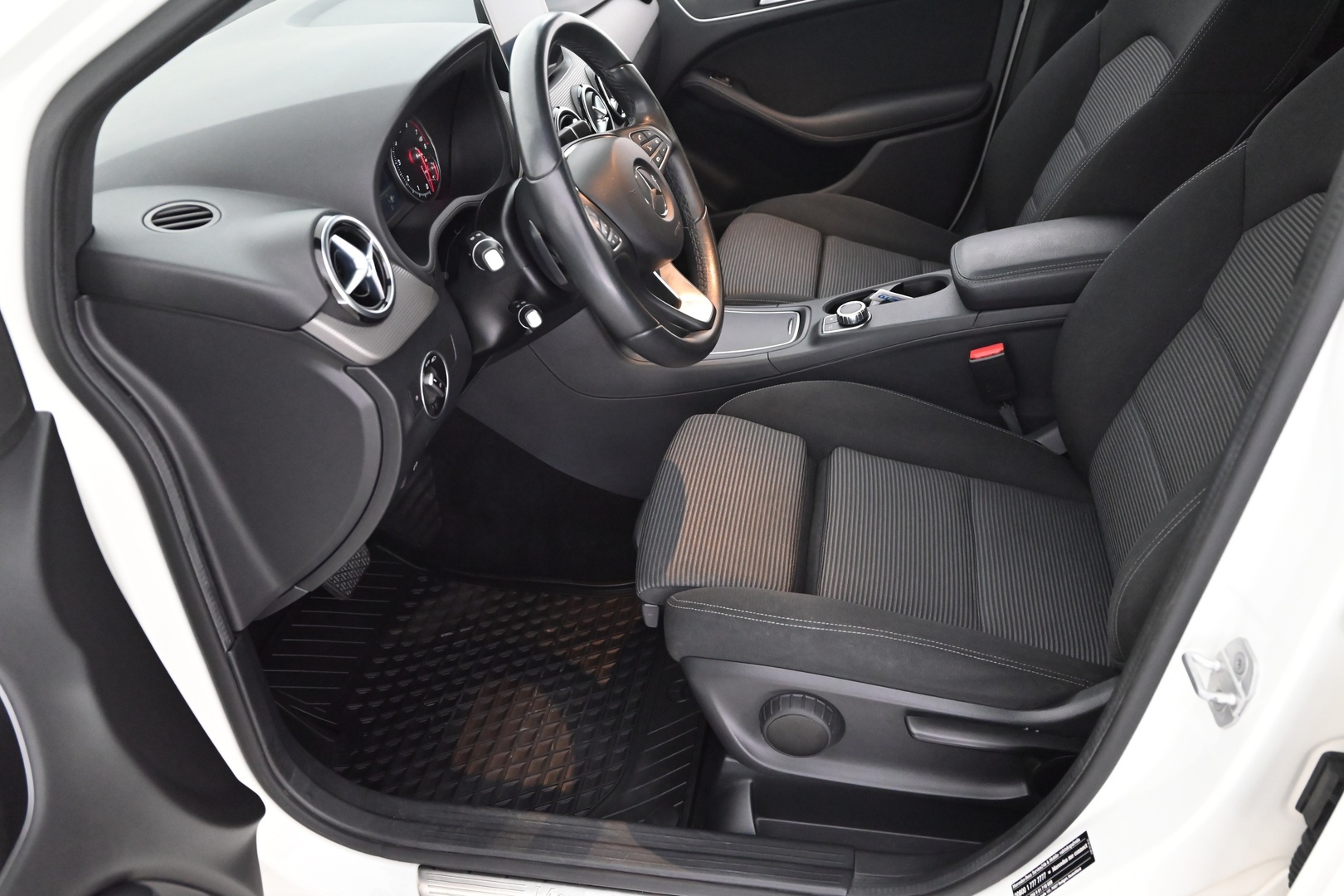 MERCEDES-BENZ B 2018