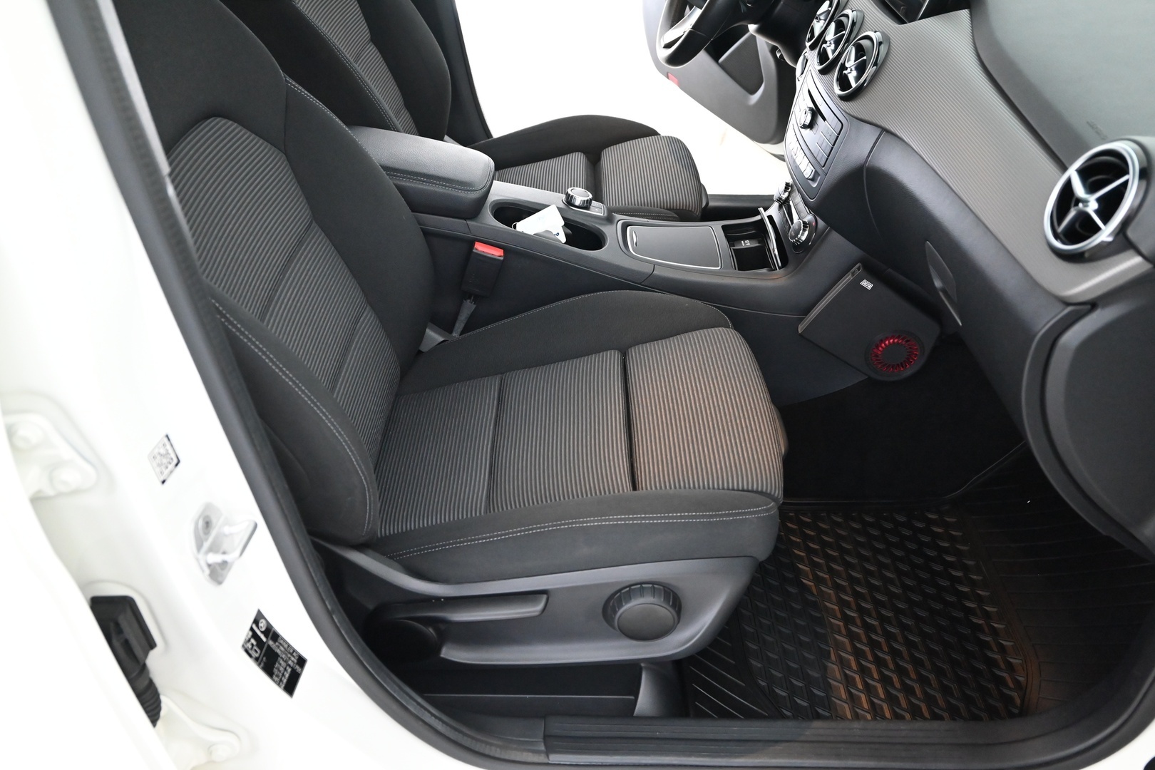 MERCEDES-BENZ B 2018