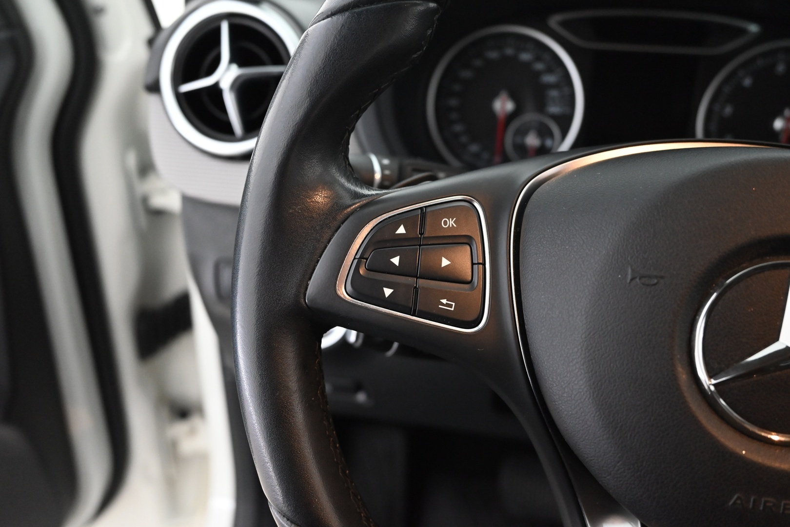 MERCEDES-BENZ B 2018