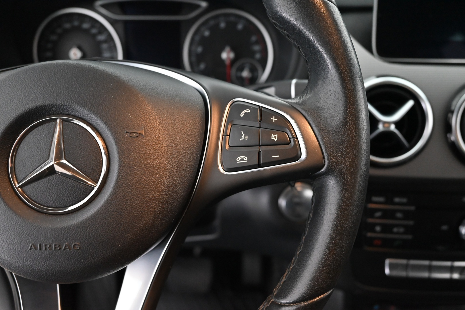 MERCEDES-BENZ B 2018