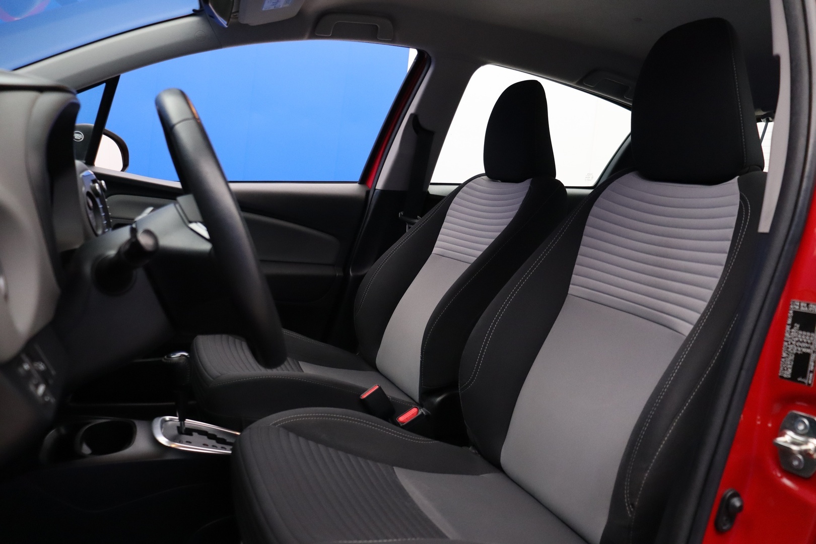 TOYOTA Yaris 2019