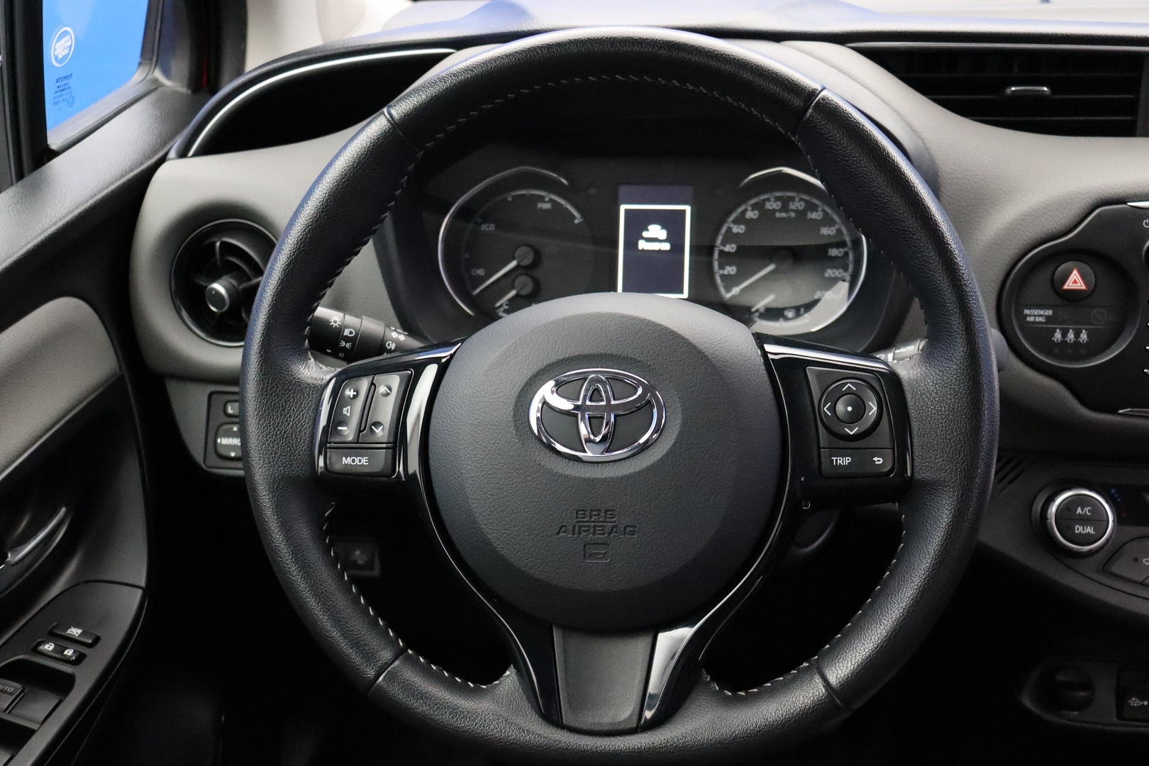 TOYOTA Yaris 2019