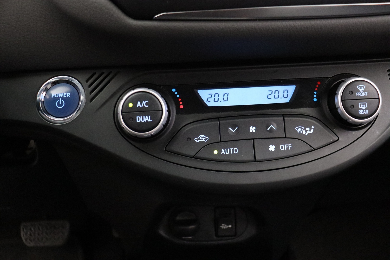 TOYOTA Yaris 2019