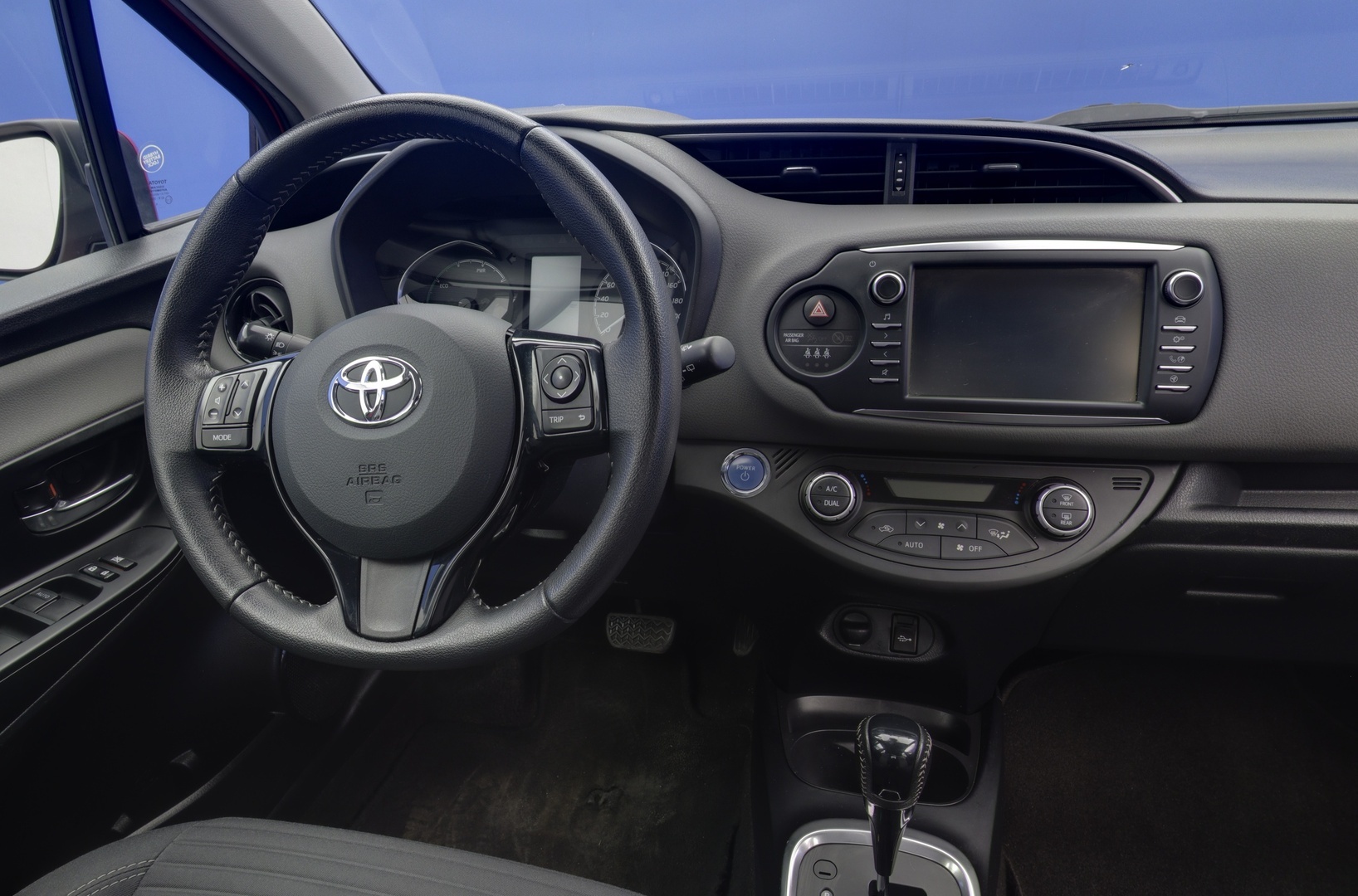 TOYOTA Yaris 2019