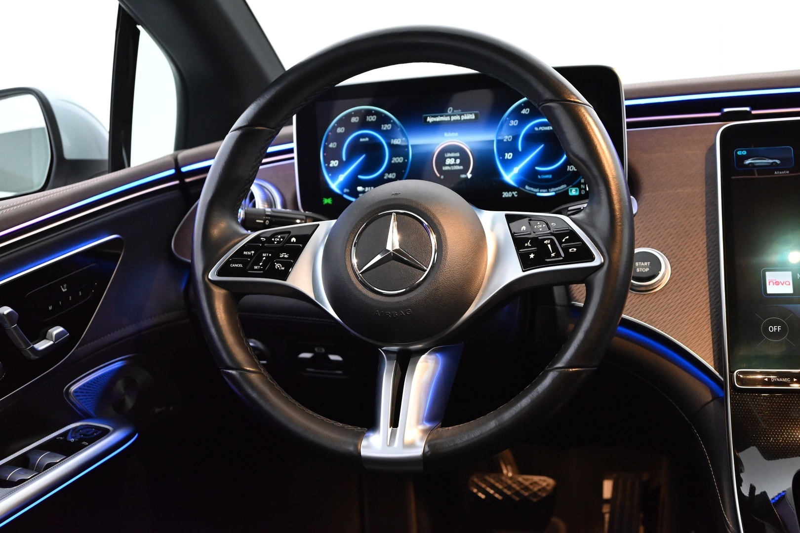 MERCEDES-BENZ EQE 2022
