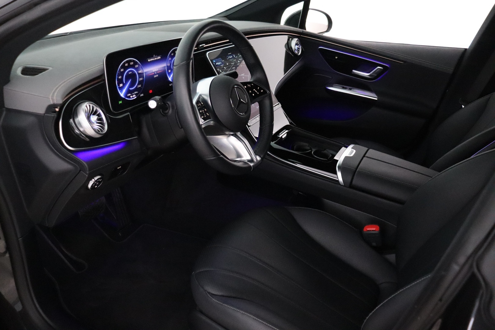 MERCEDES-BENZ EQE 2024