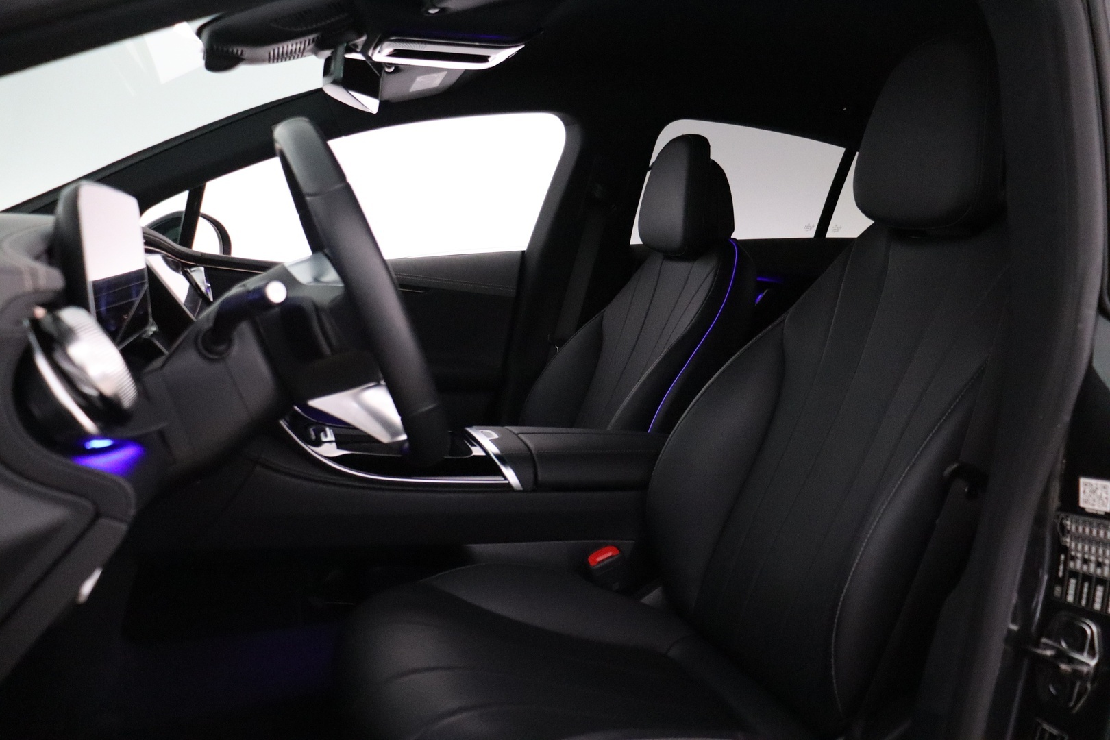 MERCEDES-BENZ EQE 2024