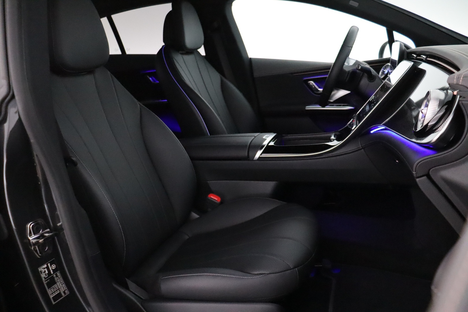 MERCEDES-BENZ EQE 2024