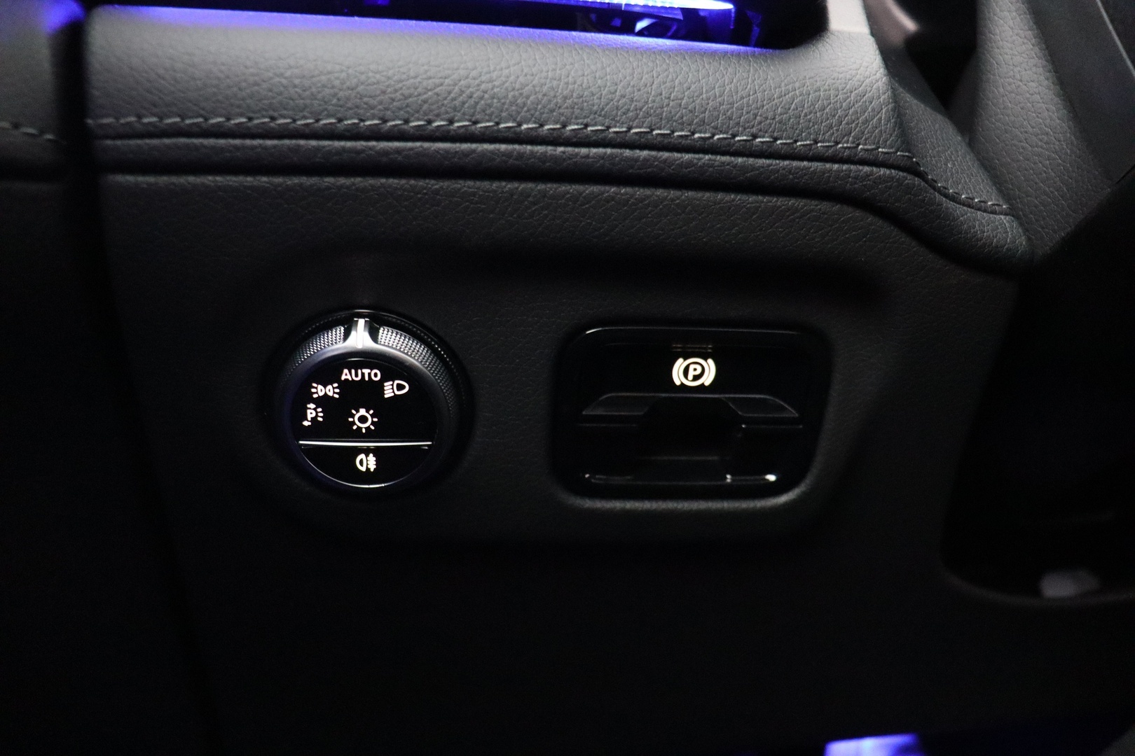 MERCEDES-BENZ EQE 2024