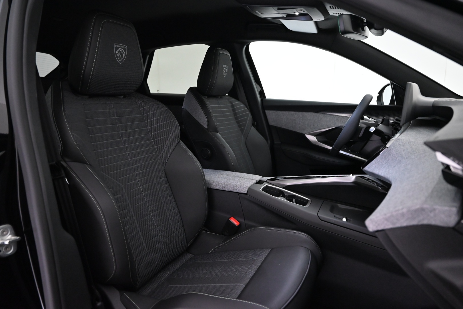PEUGEOT E-3008 2026