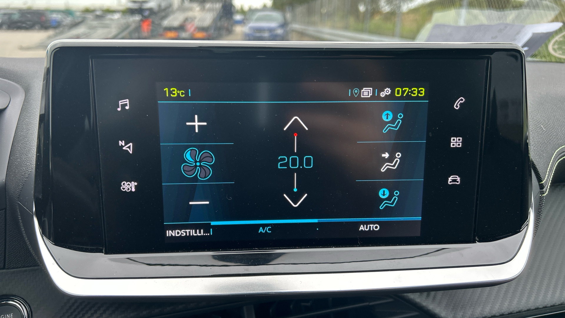 PEUGEOT e-208 2023