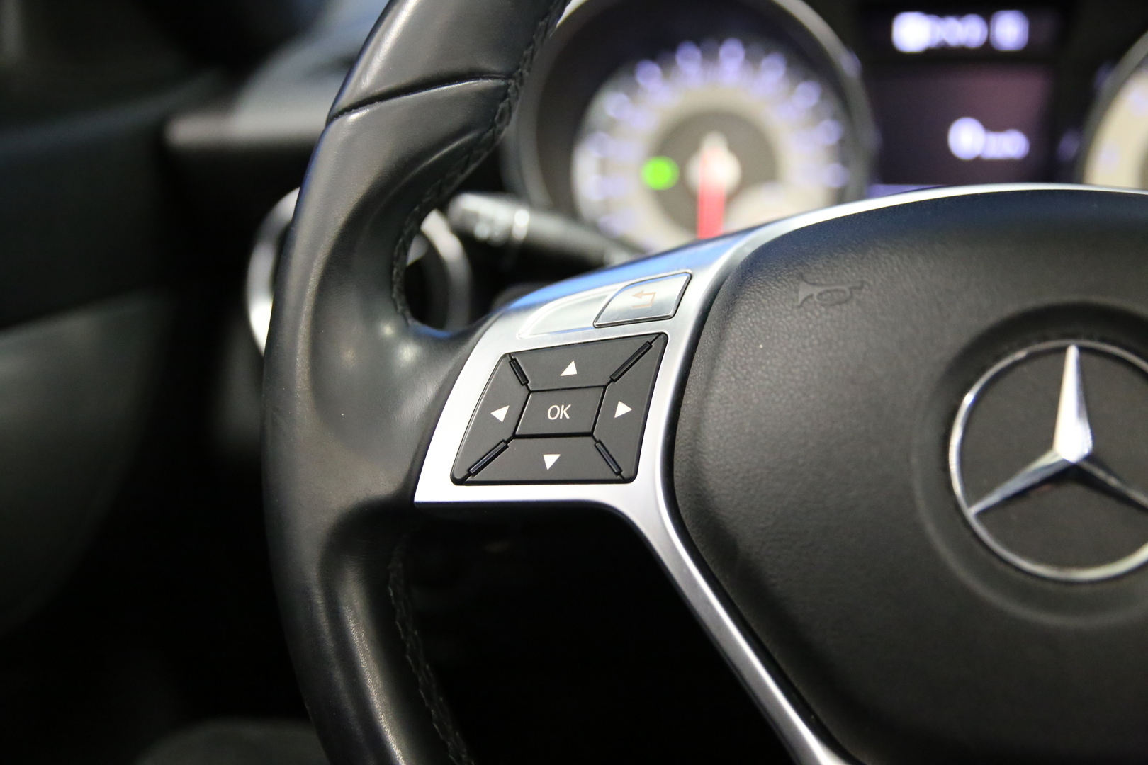 MERCEDES-BENZ SLK 2011