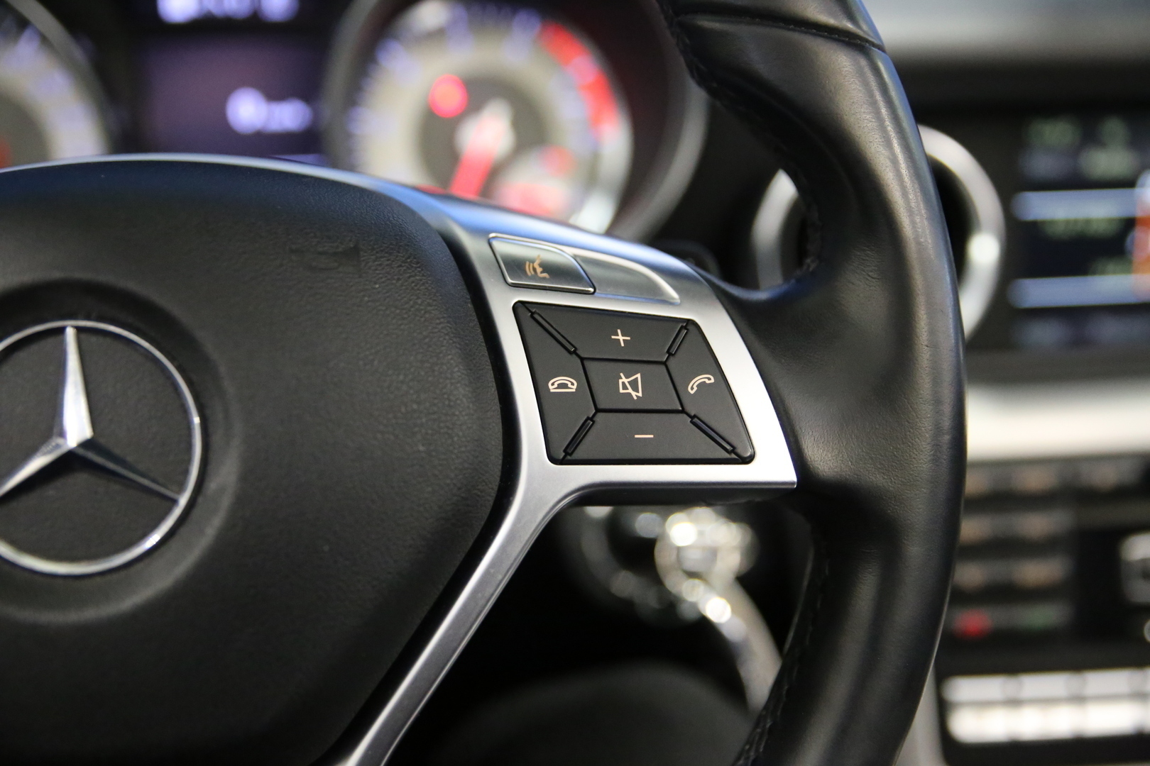 MERCEDES-BENZ SLK 2011