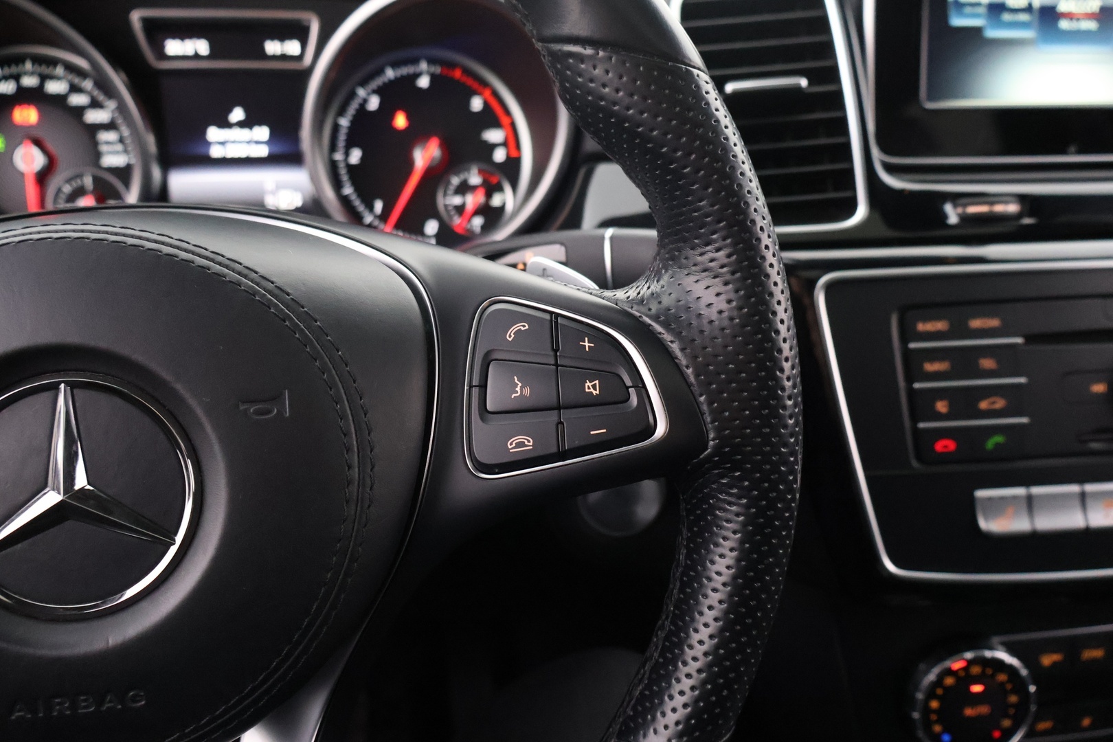 MERCEDES-BENZ GLS 2016