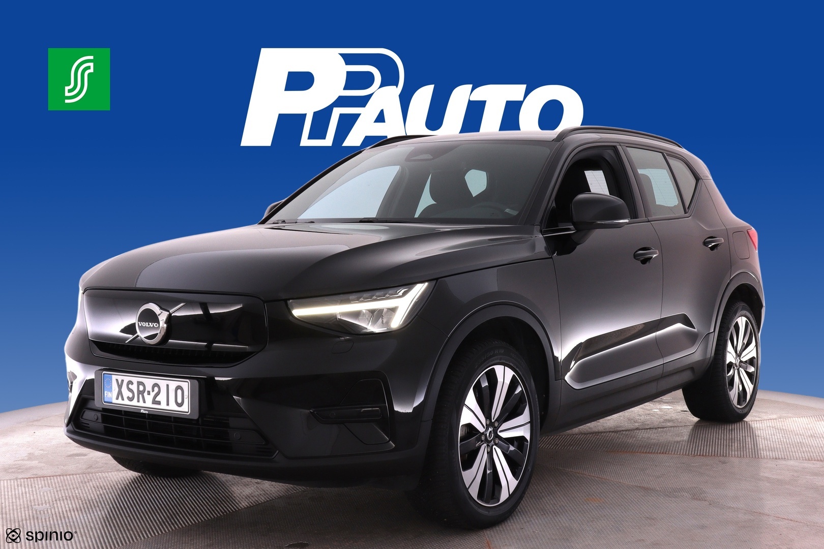 VOLVO XC40 2023