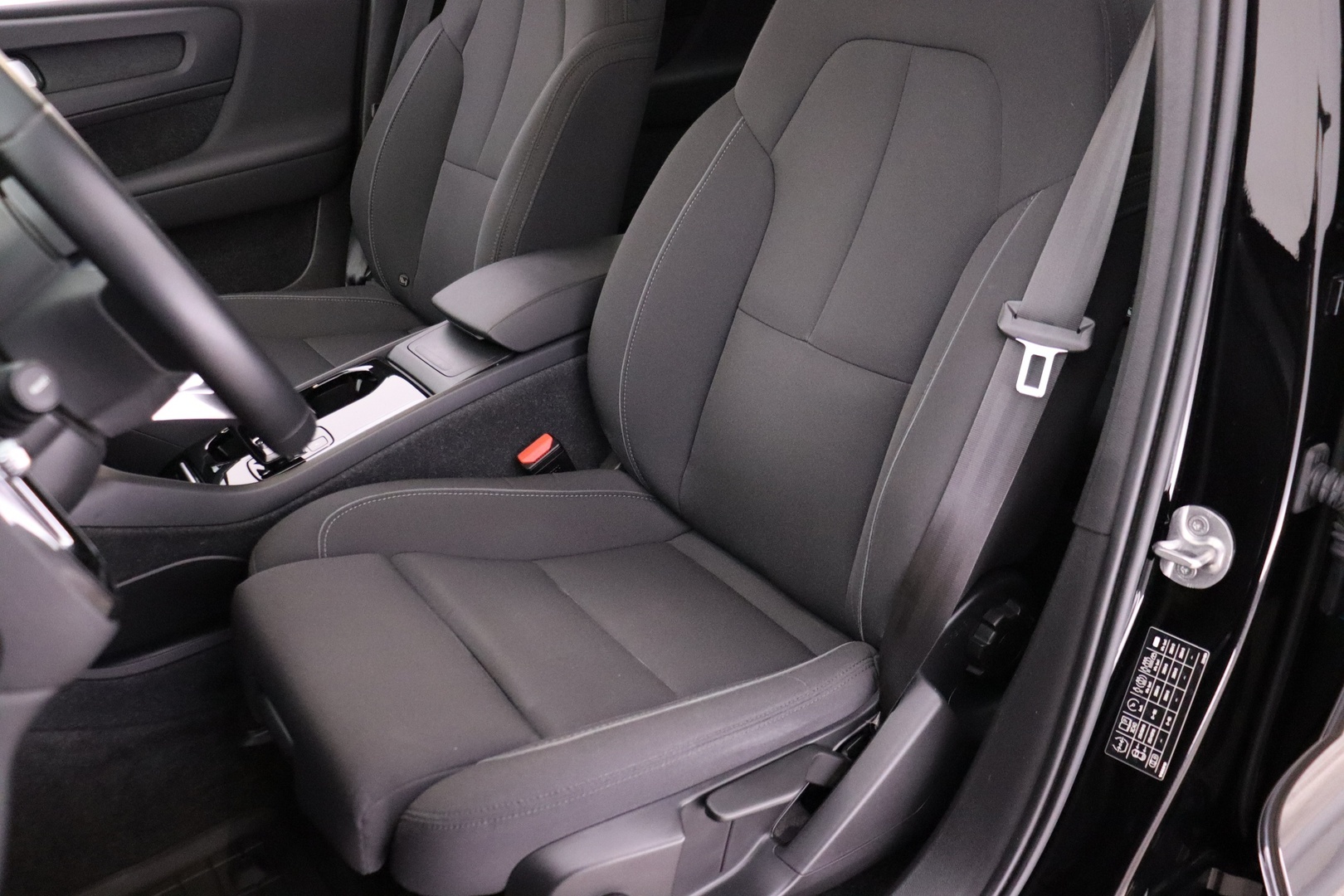 VOLVO XC40 2023