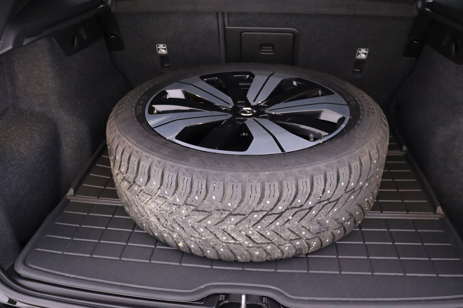 VOLVO XC40 2023