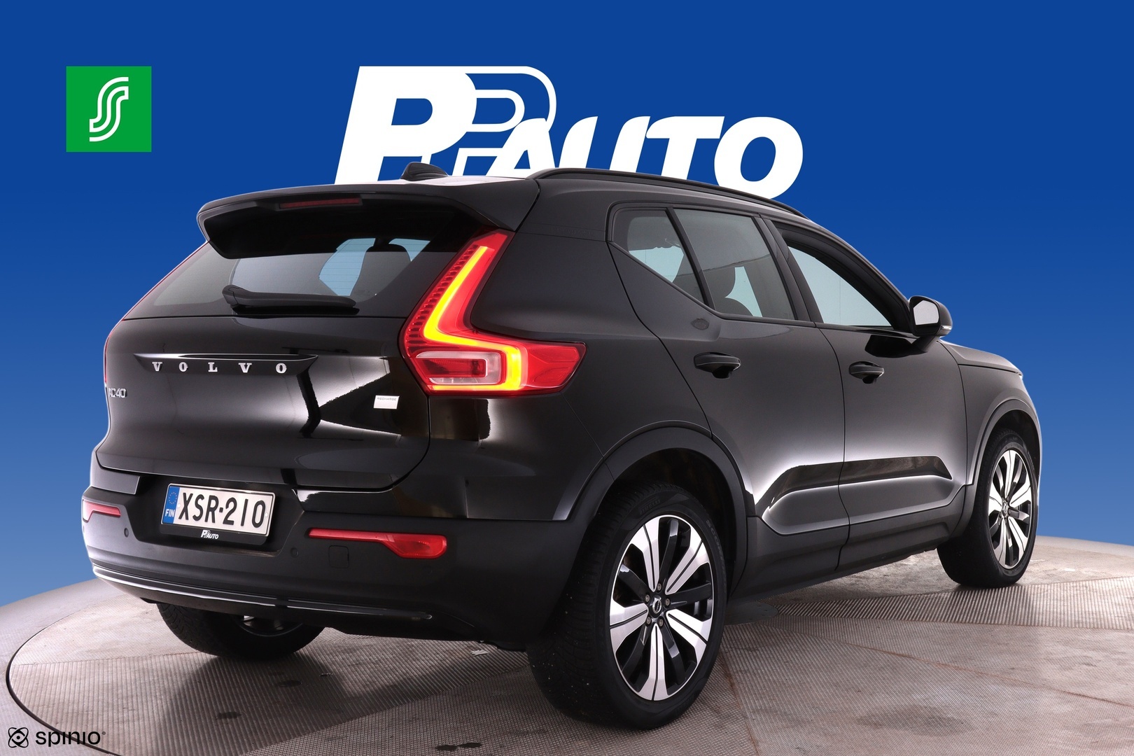 VOLVO XC40 2023