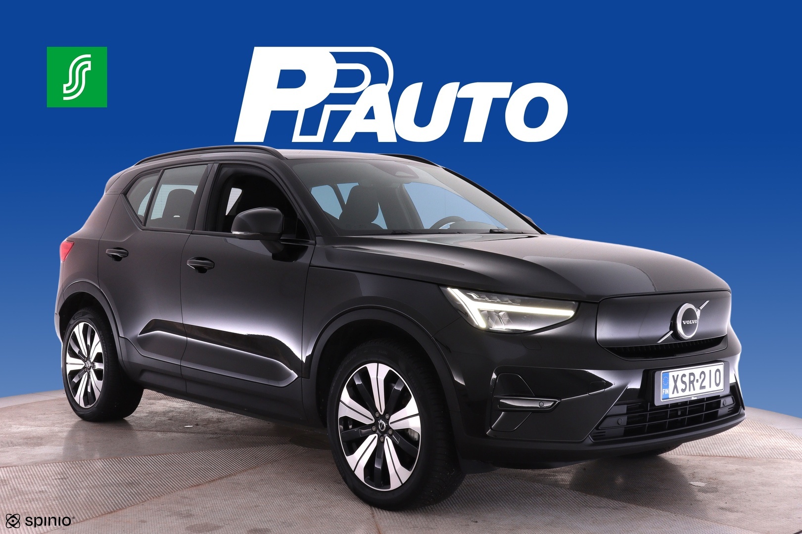 VOLVO XC40 2023