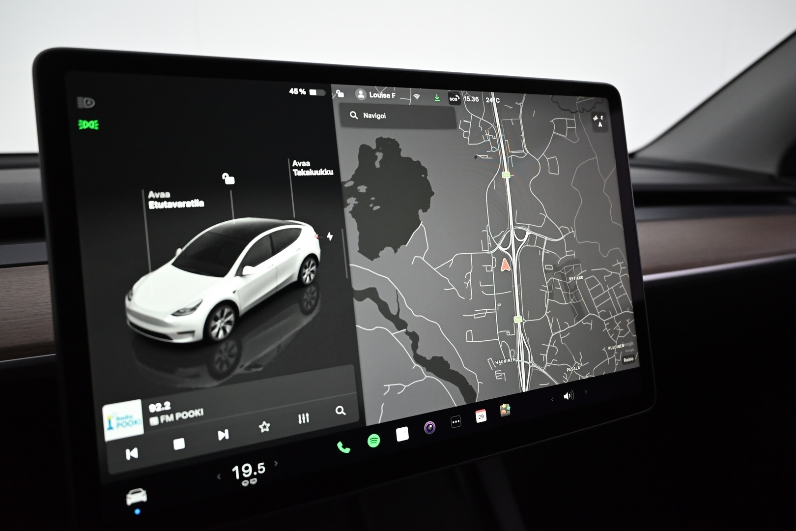 TESLA Model Y 2024