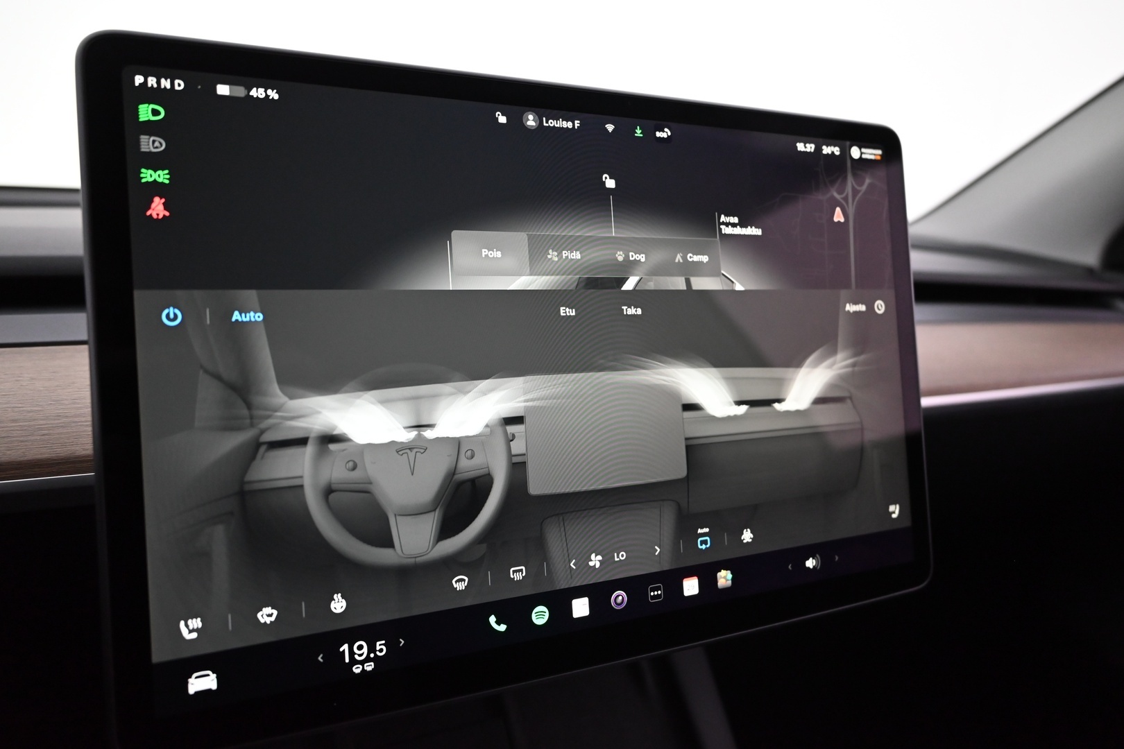 TESLA Model Y 2024