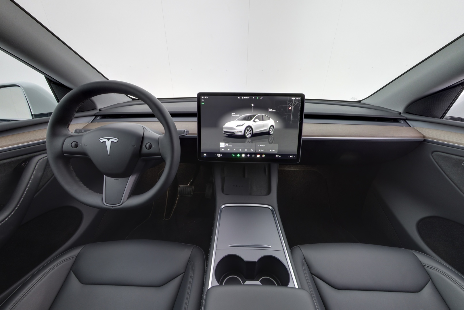 TESLA Model Y 2024