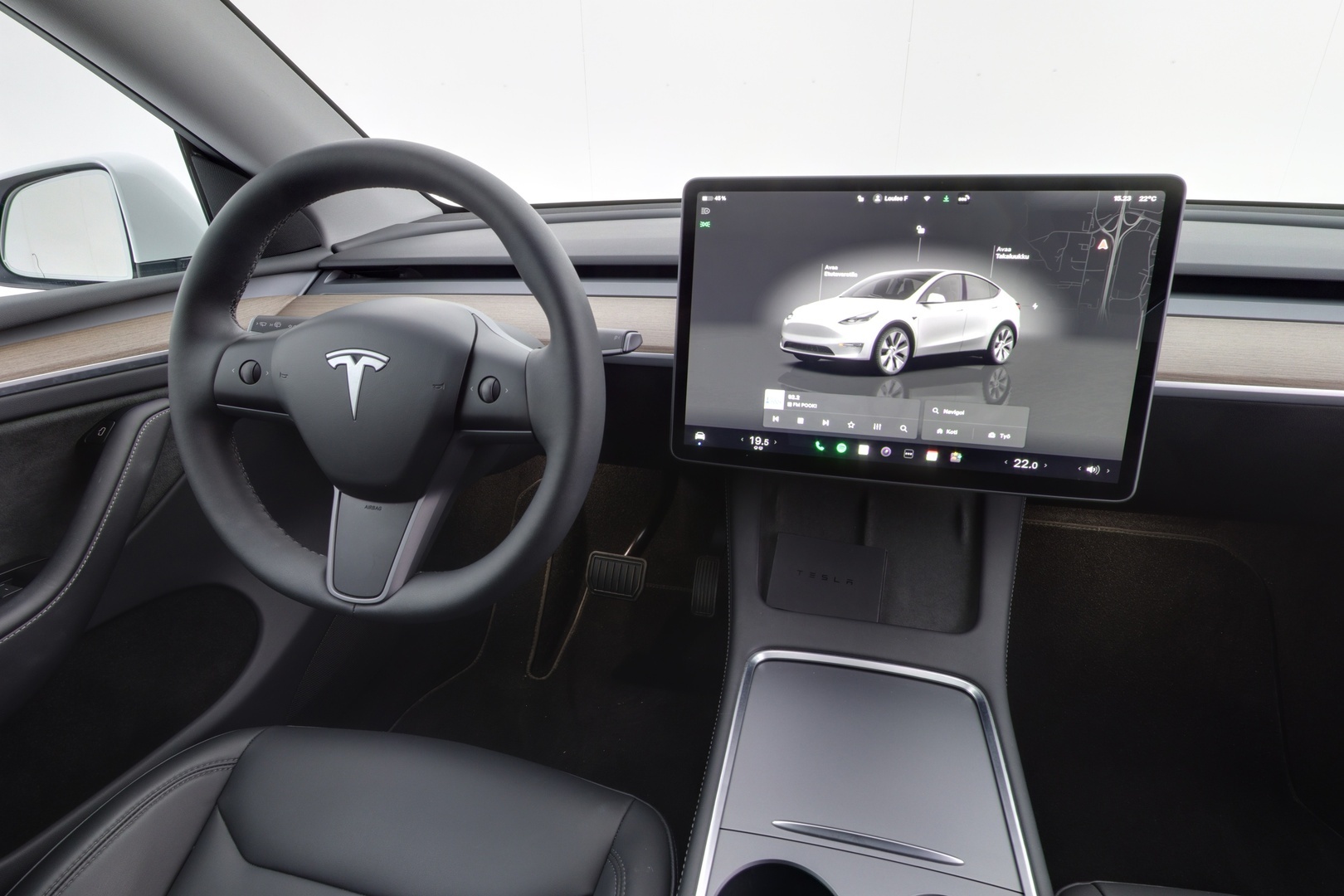 TESLA Model Y 2024