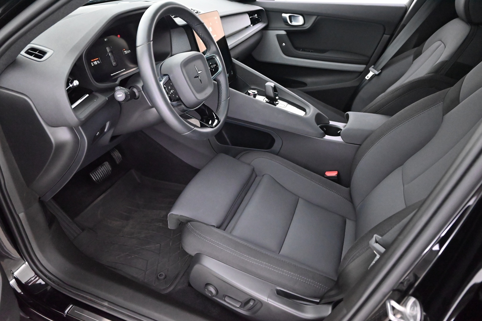 POLESTAR 2 2024