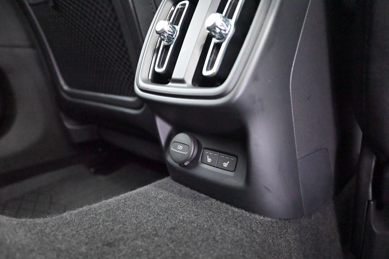 POLESTAR 2 2024