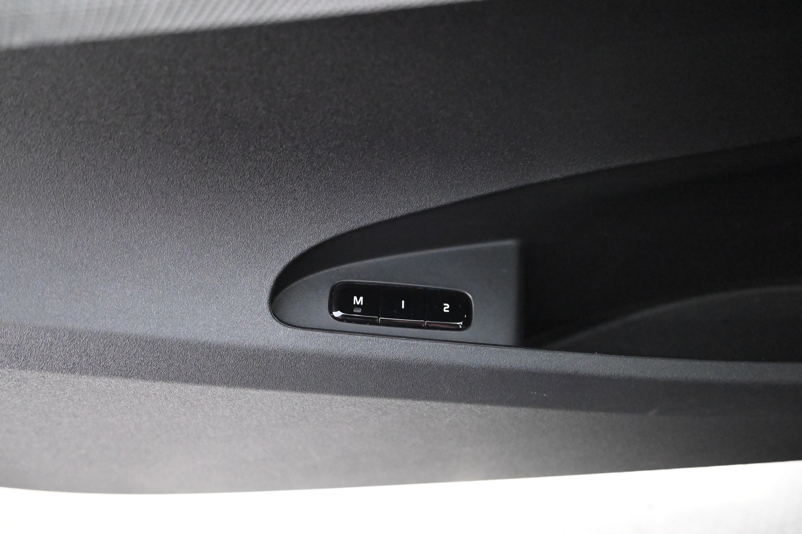 POLESTAR 2 2024