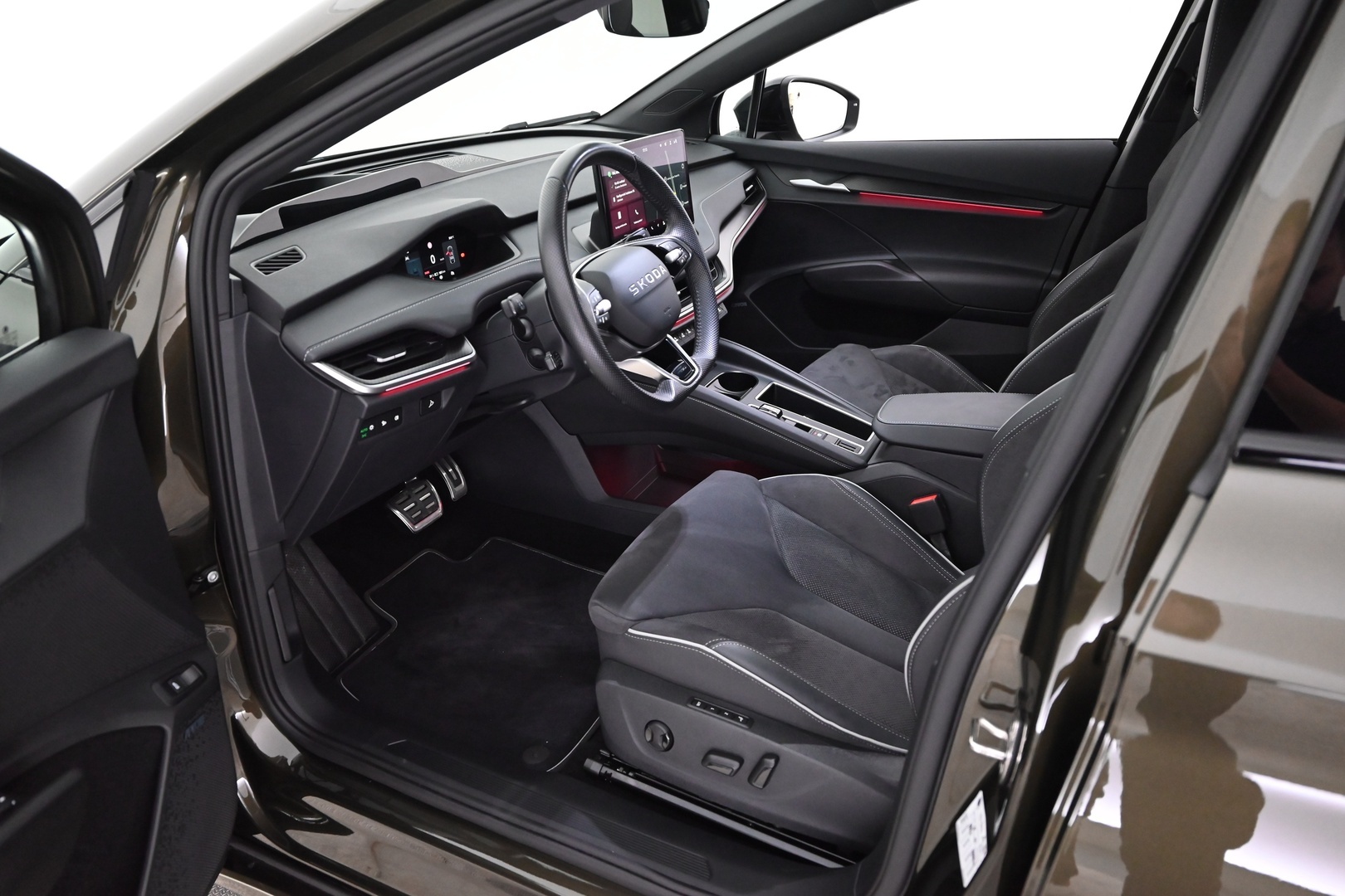 SKODA Enyaq 2025