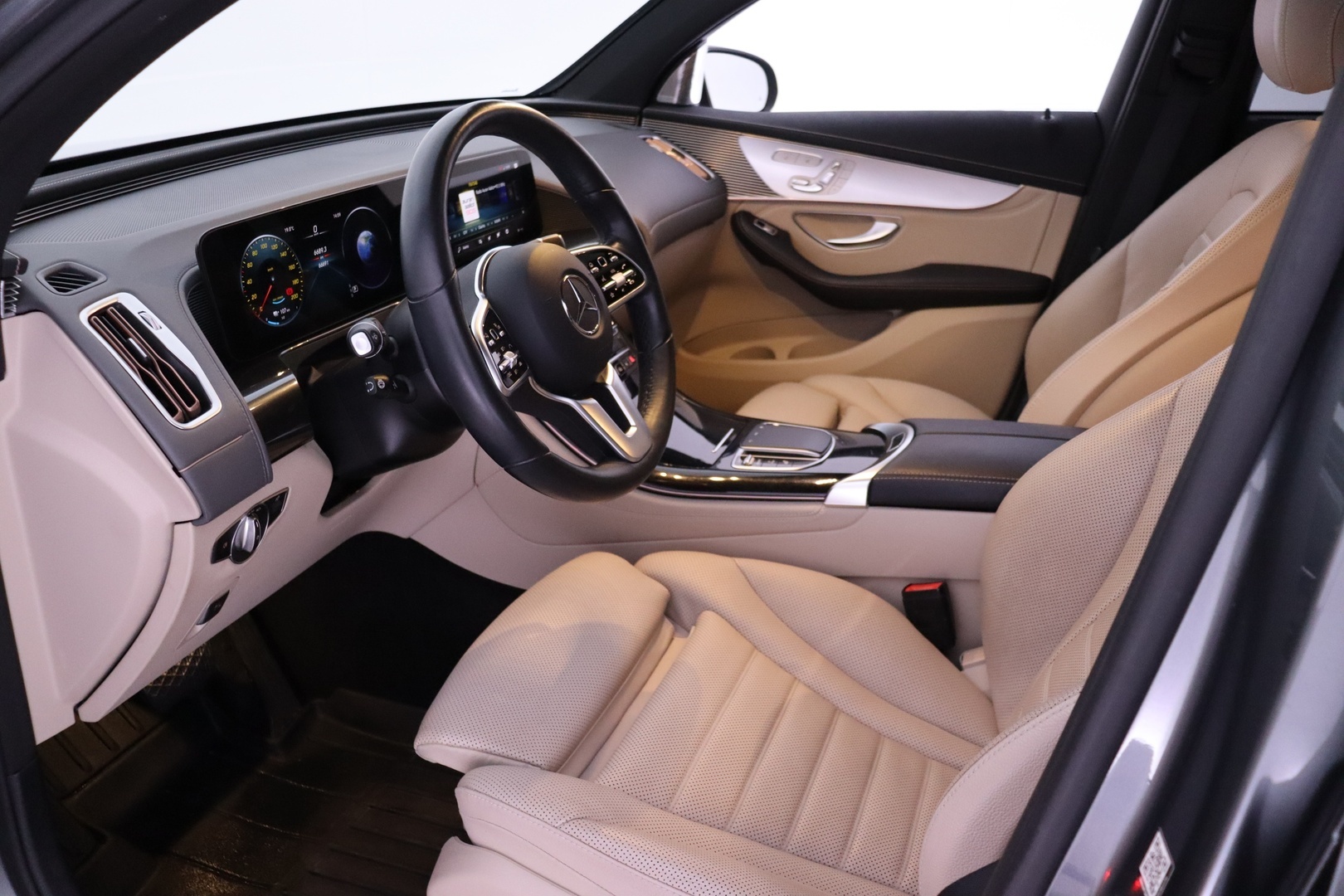 MERCEDES-BENZ EQC 2021